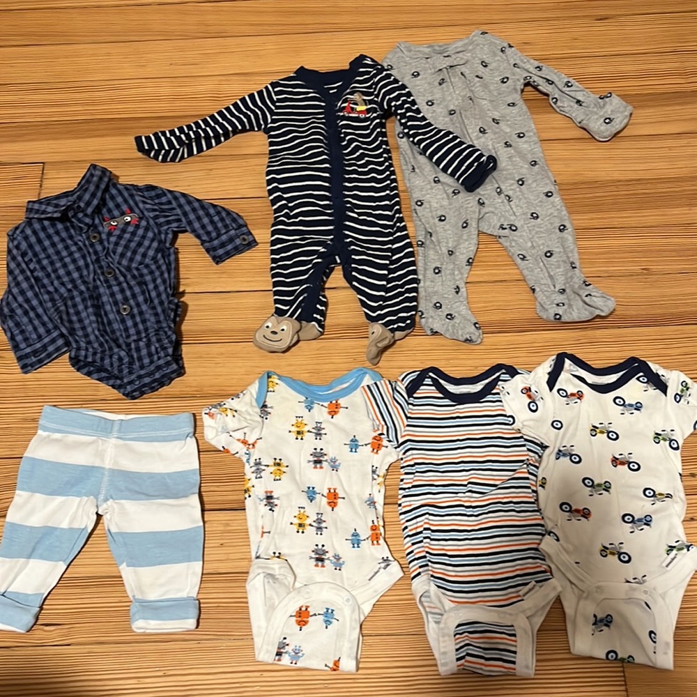 7 pc NB Baby Boy Cotton Clothing Lot. Pajamas, Onesies, Shirt, Pants. Newborn.